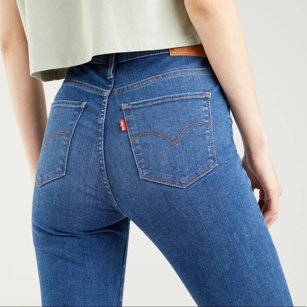 **SOLD** Levi’s 720 High Rise Jeans - Picture 1 of 6